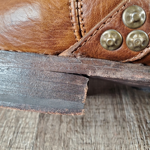 Frye Jenna Women's 6 B Brown Distressed Leather Studded Moto Short Buckle Boots - Picture 13 of 13